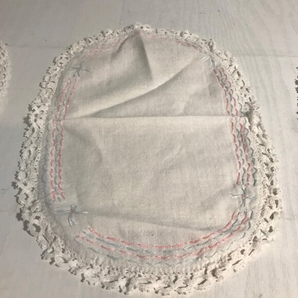 Vintage Hand Embroidered Lace Doilies 2 Round 3 Oval Pink Blue Knitted Edge - Picture 8 of 15